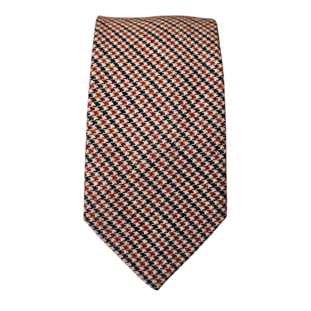 AN IVY TIE